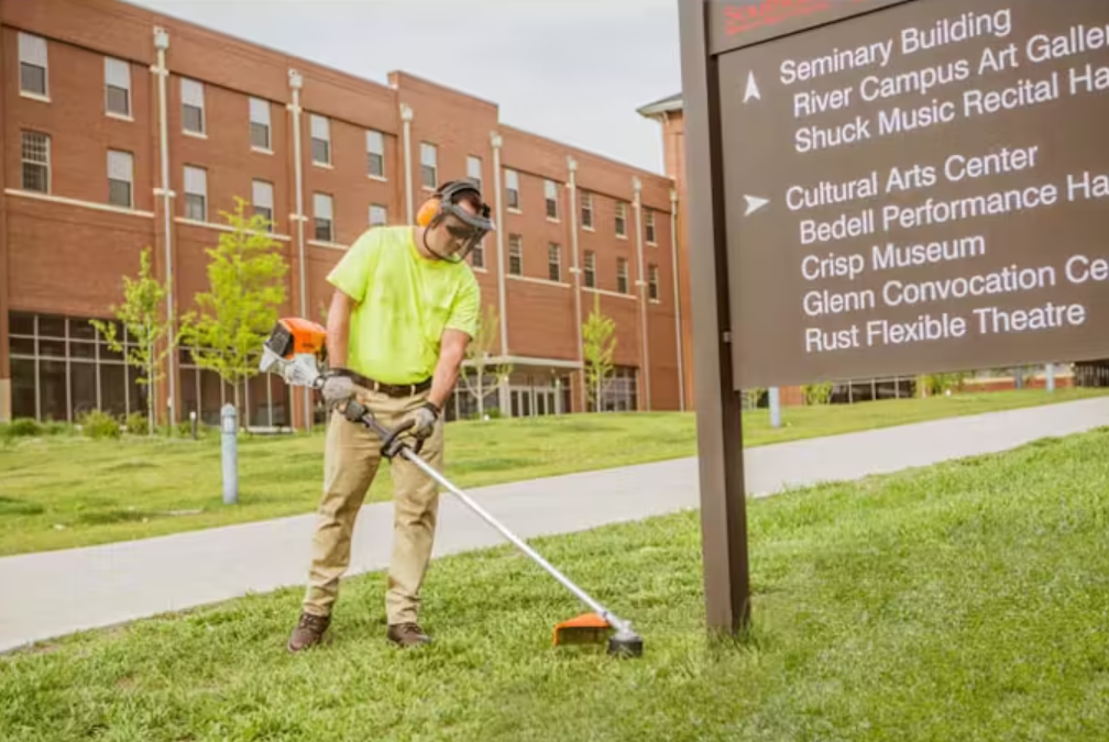 STIHL FS 131 R for commercial use