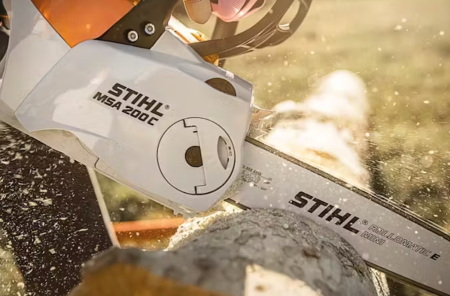 In addition to easy starting, battery-powered tools in the STIHL AP System produce zero exhaust emissions and are quieter than their gas-powered counterparts, making them an ideal choice for areas with emission or noise restrictions