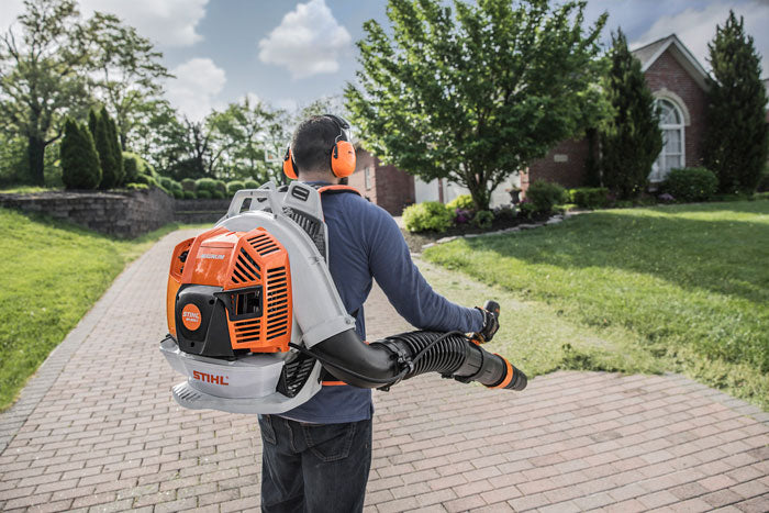 STIHL BR 800 C-E In Action