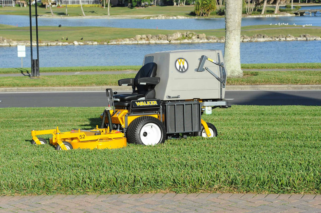 Walker Mowers MD21DGHSH In Action