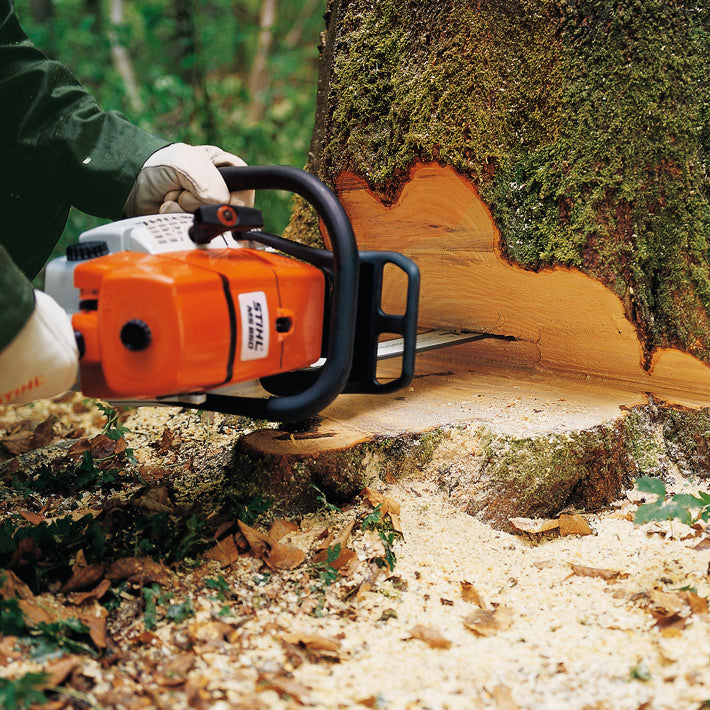 STIHL MS 661 C-M in use