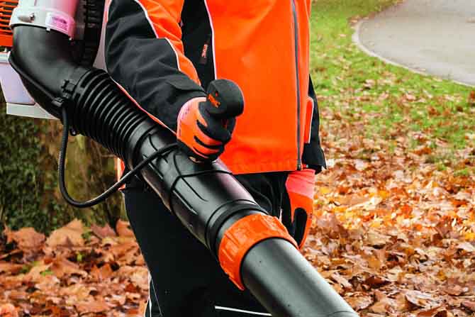 Stihl BR 450 C-EF Electric Start Backpack Blower In Action