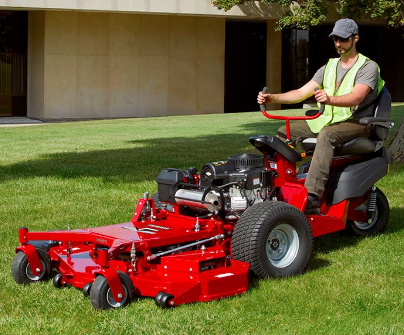 Ferris ProCut™ S 3-Wheel Rider Lawn Mower is perfect for commercial operators.