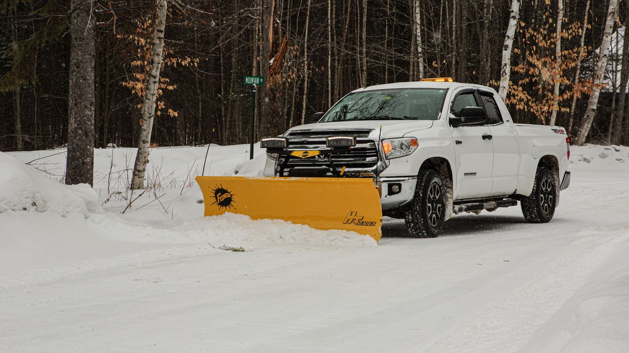 SECURITY GUARD™ Anti-Theft System 
The exclusive SECURITY GUARD™ anti-theft system is a safe and secure way to electronically lock your snow plow whenever it is detached from your truck.