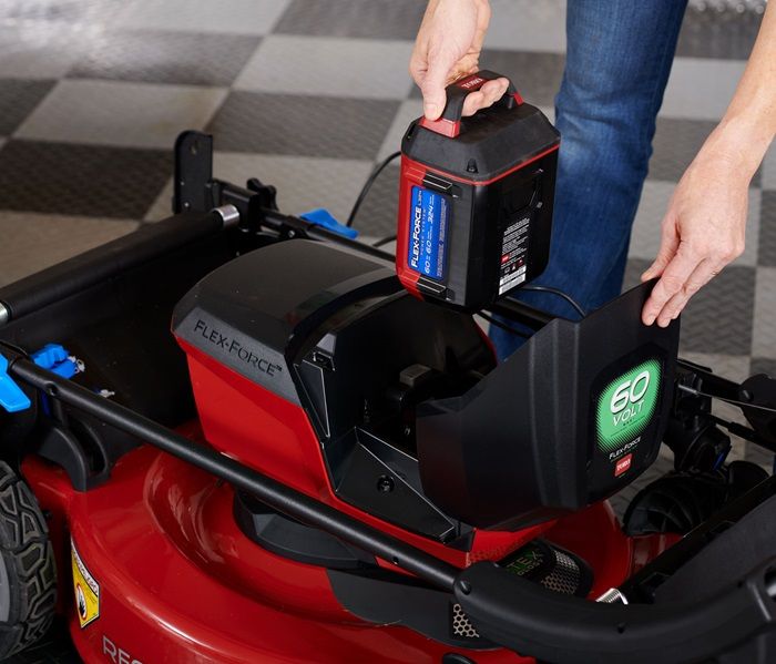 Starts the first time, every time! You can count on reliable starting and low maintenance with battery power. The 60 Volt battery has intelligent battery software to maximize run time and power.