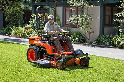 Thicker and more durable, the redesigned platform mat also helps reduce noise and vibration for more comfort during mowing tasks.