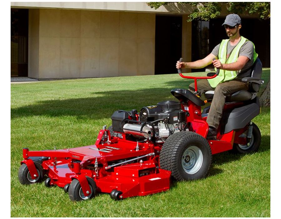 Ferris ProCut™ S 3-Wheel Rider Lawn Mower is perfect for commercial operators.