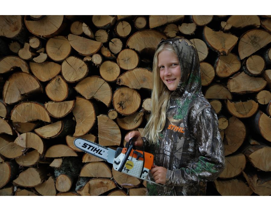 STIHL camouflage hoodie for youth
Model is 10 years old - wearing size large