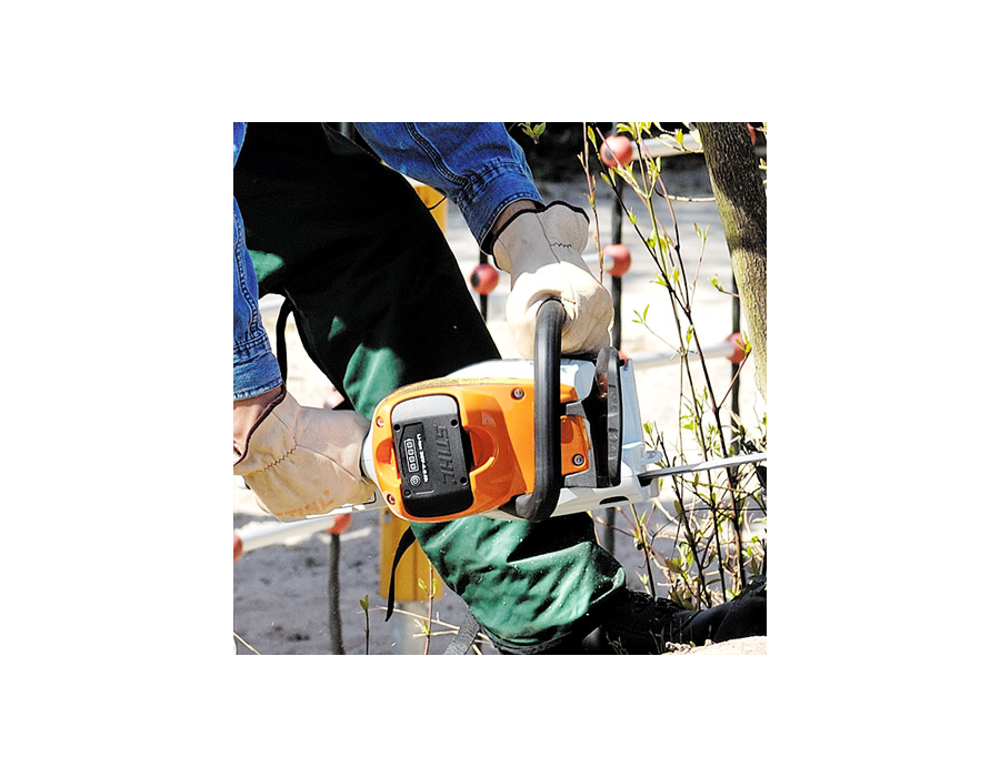 Ematic Lubrication System > The Ematic™ guide bar when used with STIHL OILOMATIC® saw chain will provide proper lubrication and less oil consumption than conventional methods. Can reduce bar oil consumption by 50%